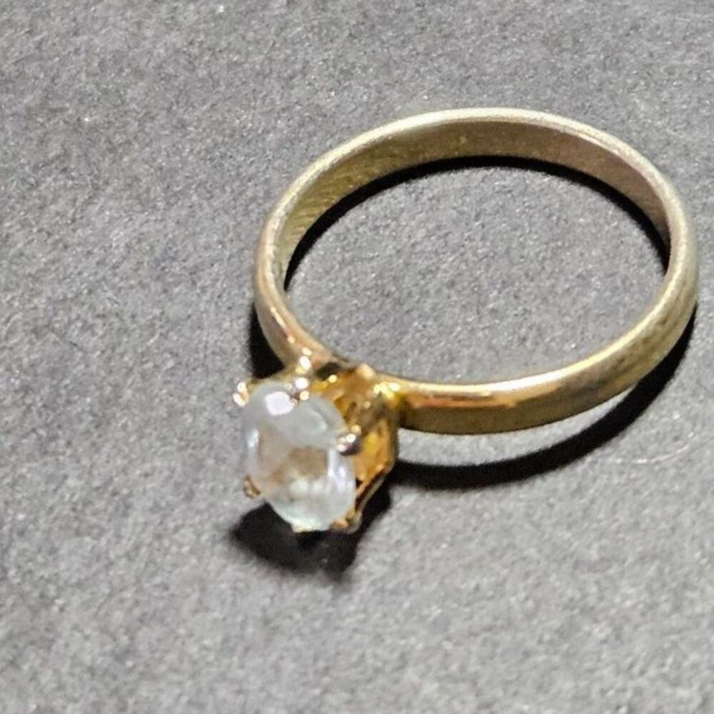 Gold tone gemstone ring Size 5.75 - Picture 7 of 11